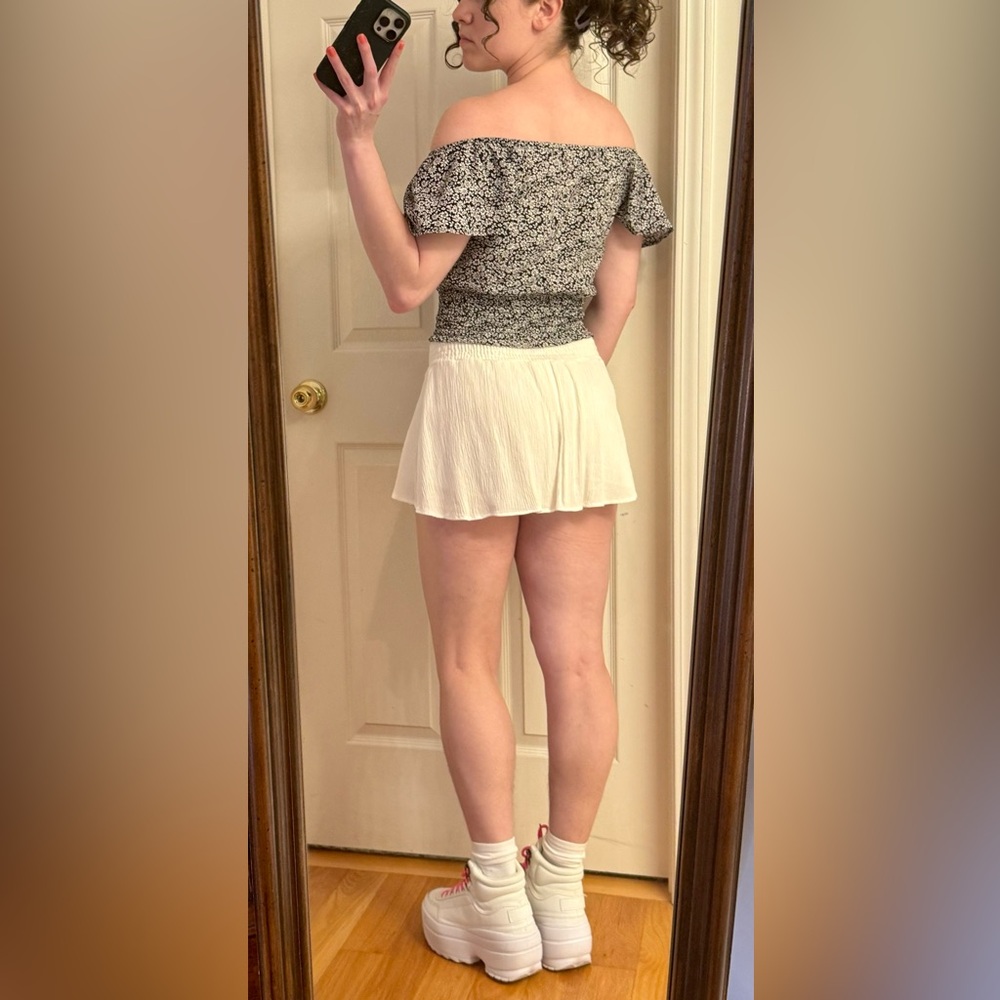 *3 for $12* B&W Floral Crop Top
